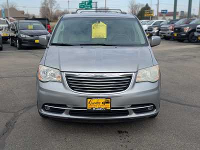 2014 Chrysler Town & Country, $7995. Photo 3
