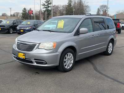 2014 Chrysler Town & Country, $7995. Photo 4