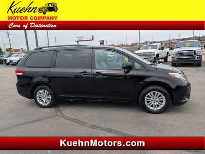 2011 Toyota Sienna, $8995. Photo 1