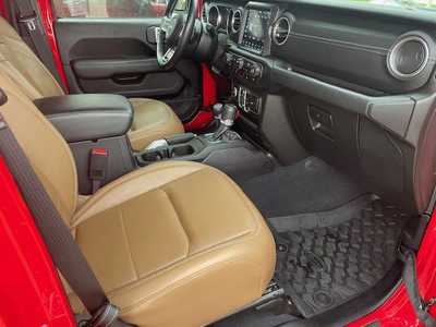 2020 Jeep Gladiator, $29465. Photo 11