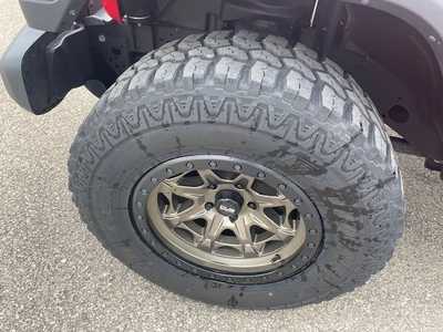 2020 Jeep Gladiator, $29465. Photo 9