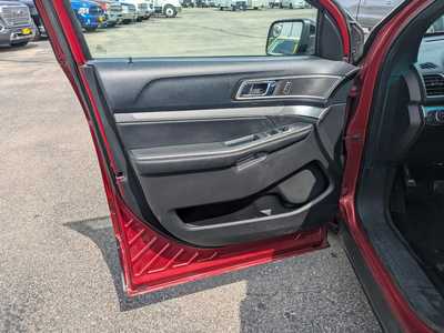 2016 Ford Explorer, $15900. Photo 10