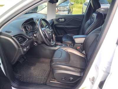 2019 Jeep Cherokee, $22850. Photo 9