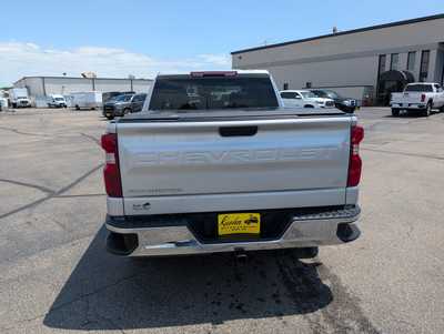 2021 Chevrolet 1500 Crew Cab, $31990. Photo 7