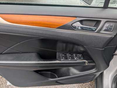 2017 Lincoln MKC, $15990. Photo 10