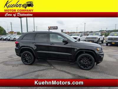 2017 Jeep Grand Cherokee, $18990. Photo 1