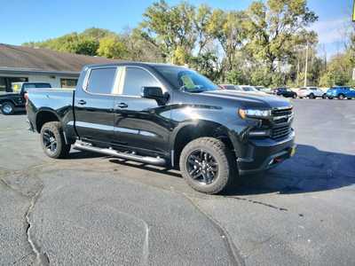 2020 Chevrolet 1500 Crew Cab, $29450. Photo 2