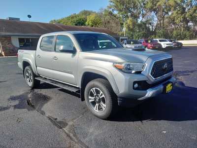 2018 Toyota Tacoma, $27450. Photo 2