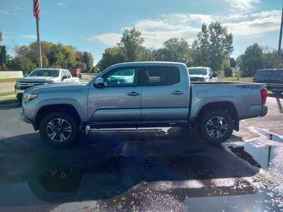 2018 Toyota Tacoma, $27450. Photo 5