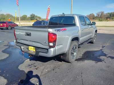 2018 Toyota Tacoma, $27450. Photo 8