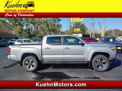 2018 Toyota Tacoma, $27450. Photo 1