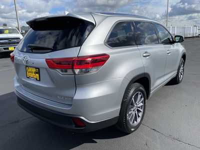 2017 Toyota Highlander, $22985. Photo 8