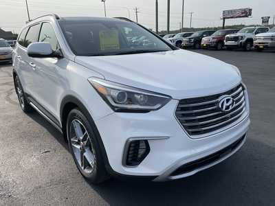 2017 Hyundai Santa Fe, $13983. Photo 2