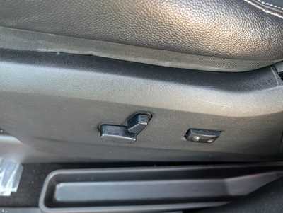 2014 Chrysler Town & Country, $11997. Photo 12