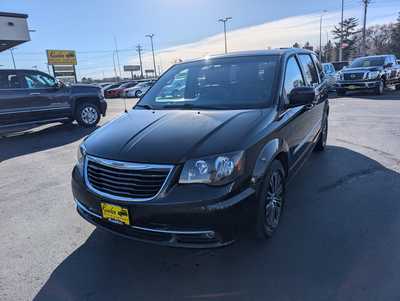2014 Chrysler Town & Country, $11997. Photo 4