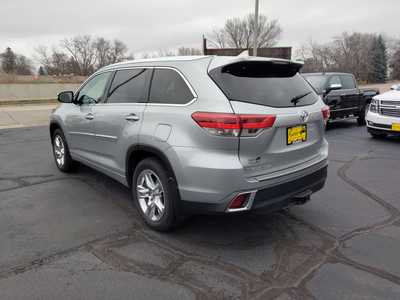 2019 Toyota Highlander, $29450. Photo 6