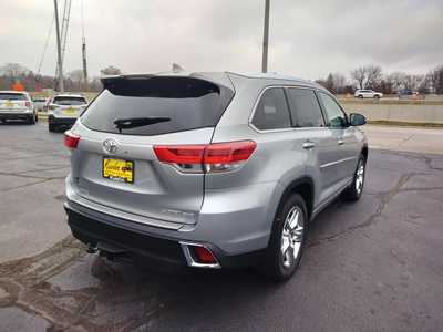 2019 Toyota Highlander, $29450. Photo 8