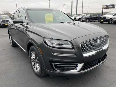 2019 Lincoln Nautilus, $20987. Photo 2