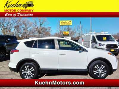 2018 Toyota RAV4, $21984. Photo 1