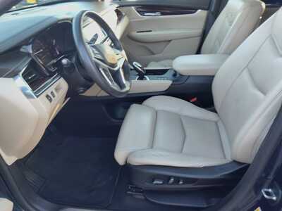 2017 Cadillac XT5, $12875. Photo 9