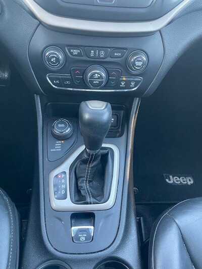 2017 Jeep Cherokee, $11950. Photo 11