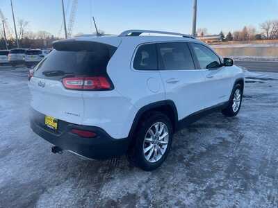 2017 Jeep Cherokee, $11950. Photo 4
