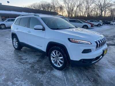 2017 Jeep Cherokee, $11950. Photo 5