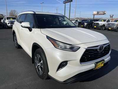2021 Toyota Highlander, $35987. Photo 2