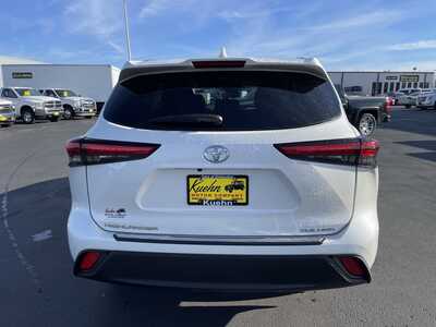 2021 Toyota Highlander, $35987. Photo 7