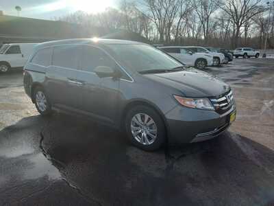 2016 Honda Odyssey, $13900. Photo 2