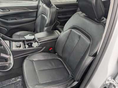 2022 Jeep Grand Cherokee L, $29986. Photo 11
