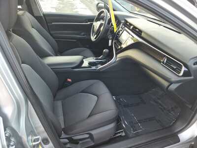 2019 Toyota Camry, $15985. Photo 12