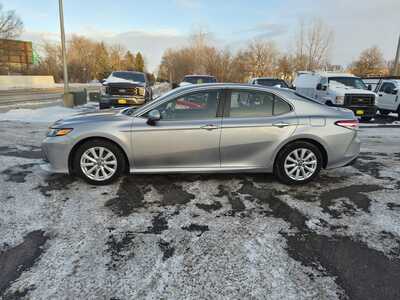 2019 Toyota Camry, $15985. Photo 5