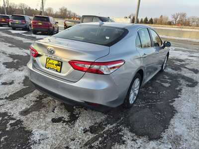 2019 Toyota Camry, $15985. Photo 8