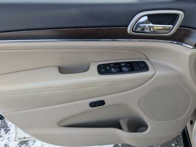 2014 Jeep Grand Cherokee, $13987. Photo 10