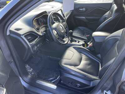 2019 Jeep Cherokee, $14295. Photo 12