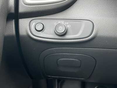 2019 Chevrolet Trax, $13987. Photo 12