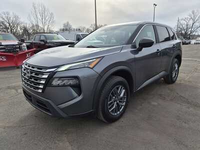 2024 Nissan Rogue, $18975. Photo 4