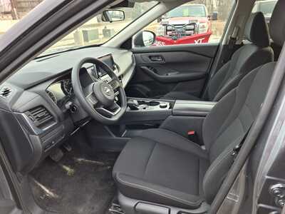 2024 Nissan Rogue, $18975. Photo 9