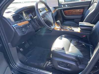 2014 Lincoln MKS, $12987. Photo 12