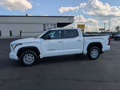 2022 Toyota Tundra Crew Cab, $40995. Photo 5