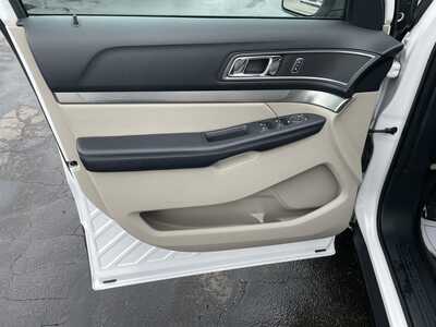 2018 Ford Explorer, $21985. Photo 11