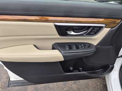 2017 Honda CR-V, $18245. Photo 10