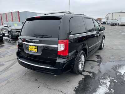 2016 Chrysler Town & Country, $16927. Photo 8