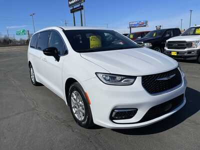 2025 Chrysler Pacifica, $32983. Photo 2