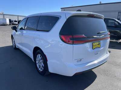 2025 Chrysler Pacifica, $32983. Photo 6