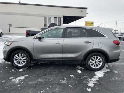 2019 Kia Sorento, $15990. Photo 5