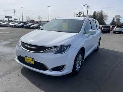 2018 Chrysler Pacifica, $14900. Photo 4
