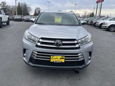 2017 Toyota Highlander, $19992. Photo 3