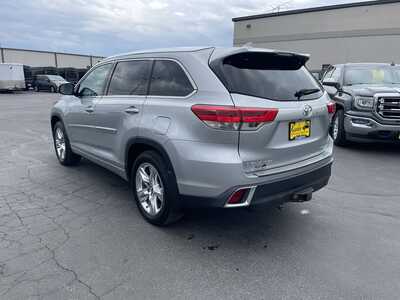 2017 Toyota Highlander, $19992. Photo 6